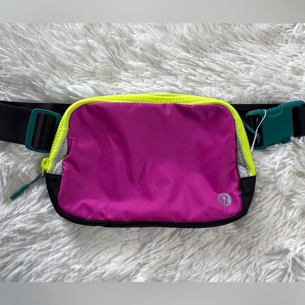 RARE Lululemon Belt Bag – Highlight Purple/Vapor/Teal – New No Tags